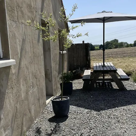 Logement Entier A La Campagne Proche Du Circuit Et Du Zoo De La Fleche Yvré-le-Pôlin Exterior foto